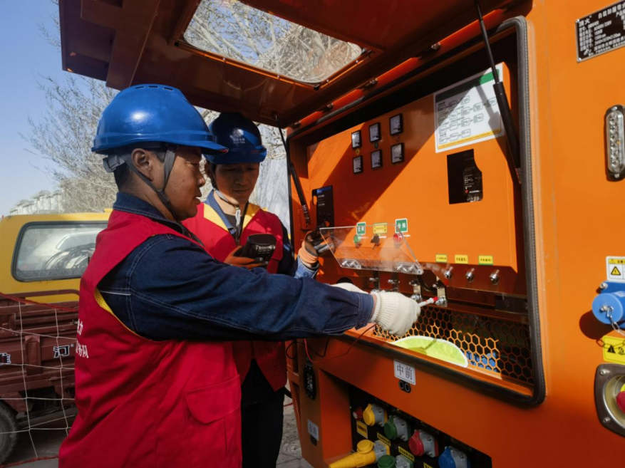 国网张掖供电公司全力保障“二月二”民俗活动可靠供电