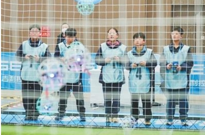  全国无人机足球大赛总决赛在四川成都举行 科技为翼，让足球“飞”起来